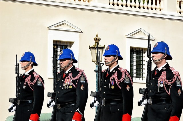 חיילי משמר הארמון במדי חורף