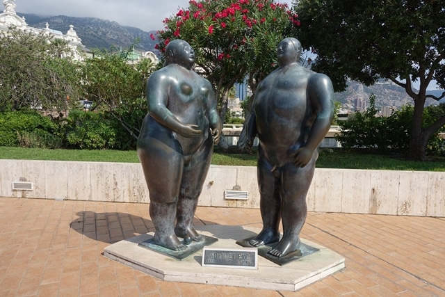 הפסל אדם וחוה של בוטרו בשביל הפסלים במונקו