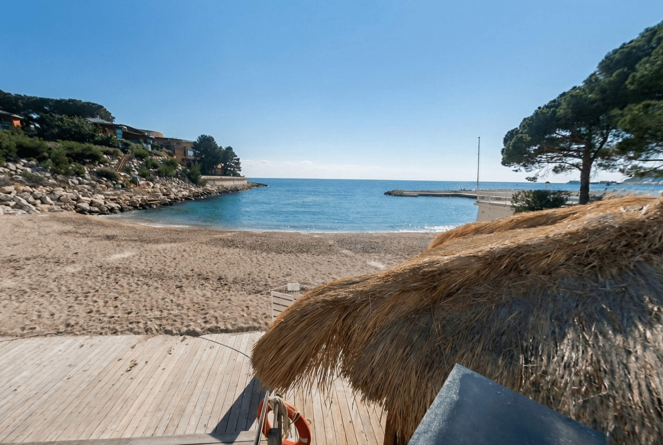 חוף הים של מלון לה מרידיאן ביץ' פלאזה במונקו